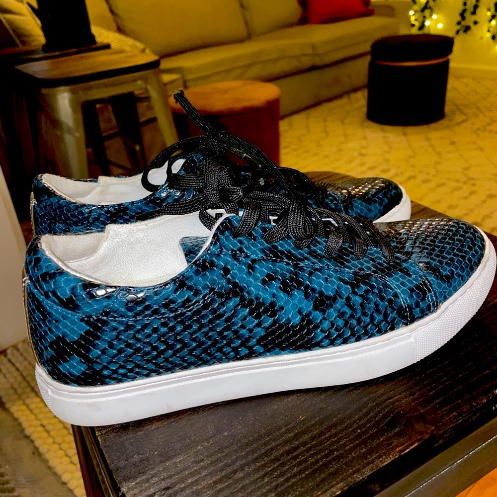 Kenneth Cole sneakers